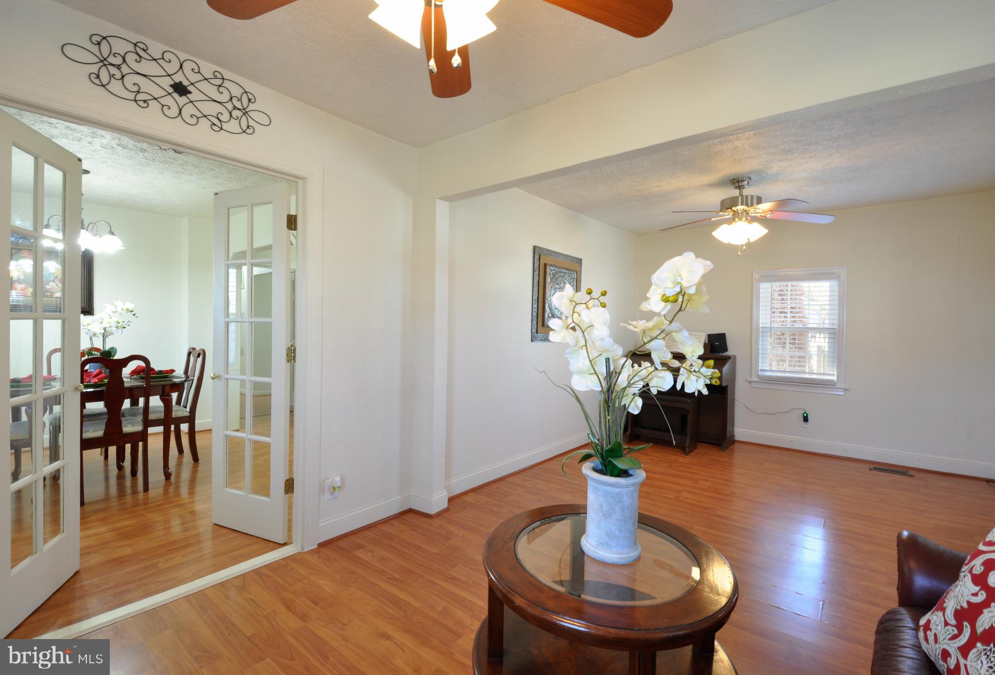 401 Musselman Road Fredericksburg, VA 22405 - Photo 16 of 39 LIVING ROOM