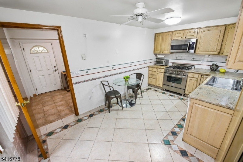 63 Waydell Street Newark, NJ 07105 - Photo 7 of 48