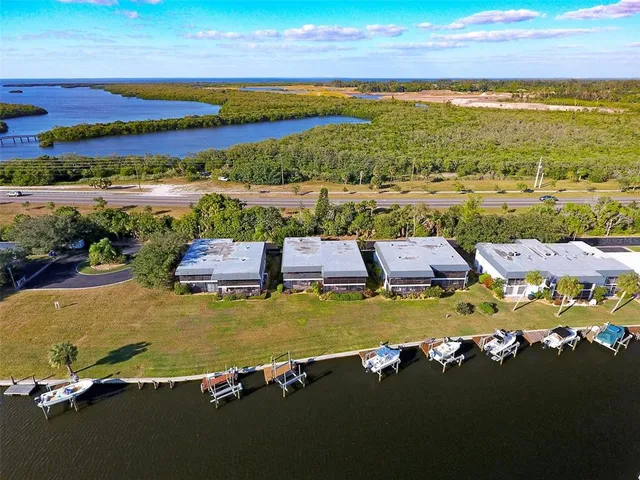 $3,000 | 10443 Waterbird Way, Unit 22, Bradenton, FL 34209