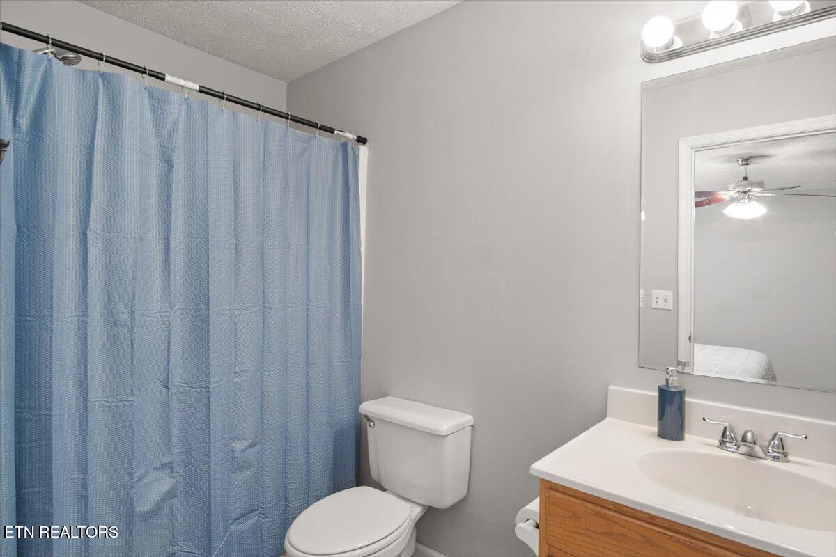 7438 Lyle Bend Lane Knoxville, TN 37918 - Photo 15 of 24 22-Primary Bathroom