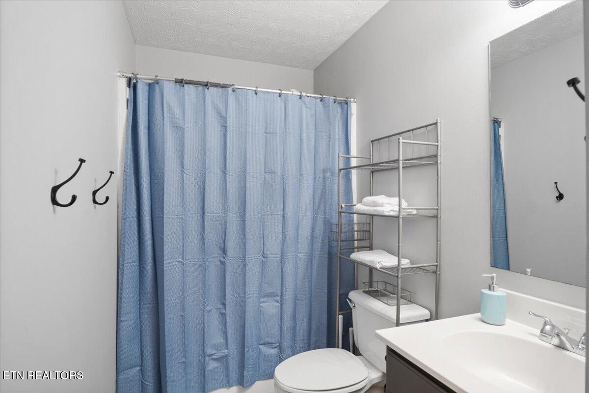 7438 Lyle Bend Lane Knoxville, TN 37918 - Photo 21 of 24 19-Full Bathroom