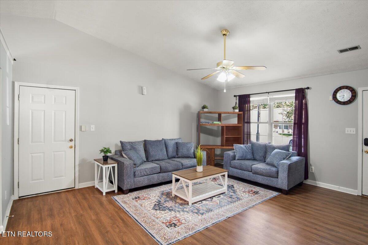7438 Lyle Bend Lane Knoxville, TN 37918 - Photo 4 of 24 04-Living Room