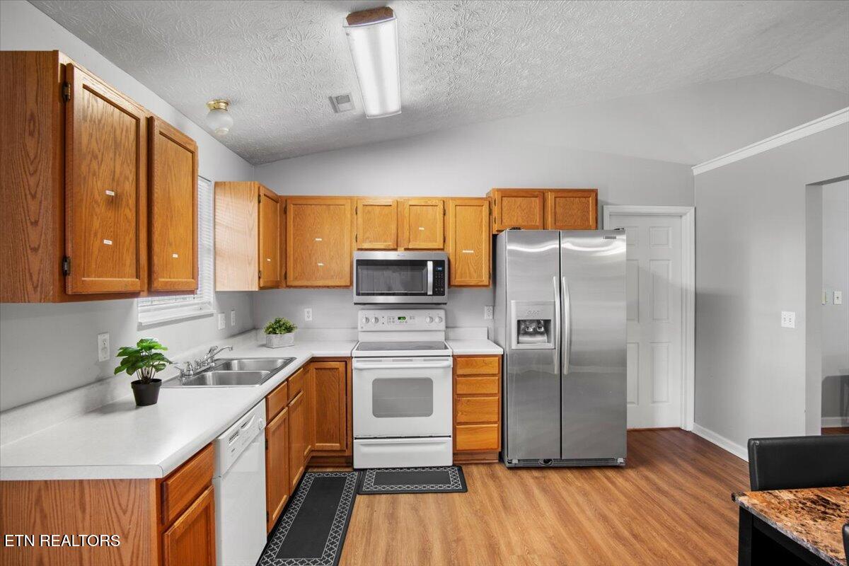 7438 Lyle Bend Lane Knoxville, TN 37918 - Photo 7 of 24 10-Kitchen