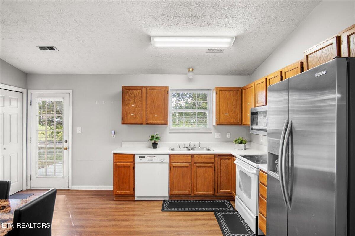 7438 Lyle Bend Lane Knoxville, TN 37918 - Photo 10 of 24 07-Kitchen