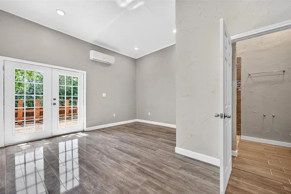 $1,600 | 1016 West Hanna Street, Denison, TX 75020