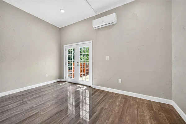 $1,600 | 1016 West Hanna Street, Denison, TX 75020