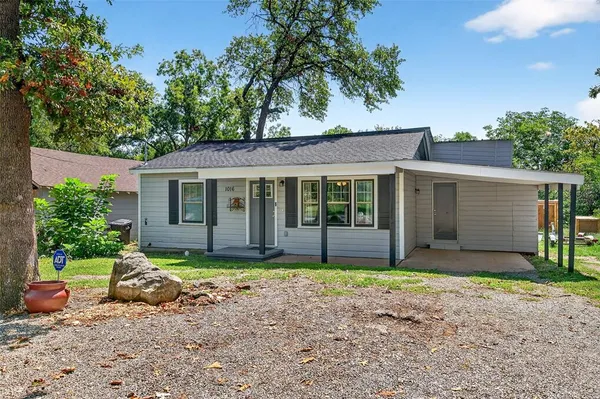 $1,600 | 1016 West Hanna Street, Denison, TX 75020