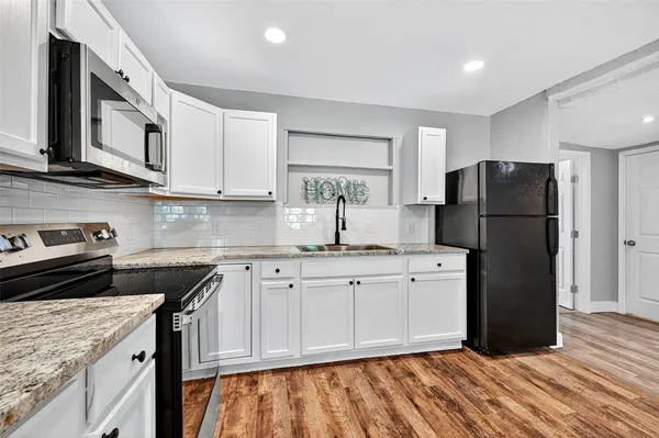 $1,600 | 1016 West Hanna Street, Denison, TX 75020