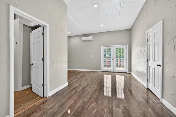 $1,600 | 1016 West Hanna Street, Denison, TX 75020