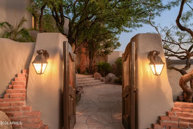 $3,500,000 | 9215 East Red Lawrence Drive, Scottsdale, AZ 85262