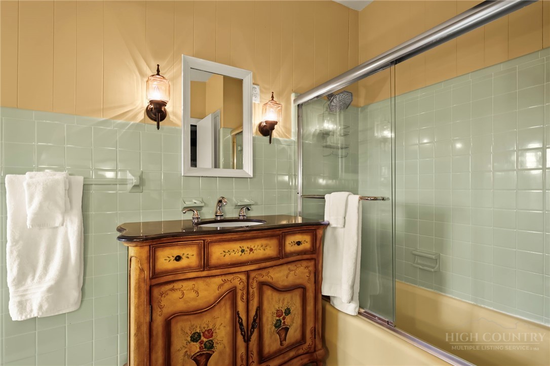 207 Pinnacle Ridge Road Beech Mountain, NC 28604 - Photo 29 of 45 Gallery Image 29