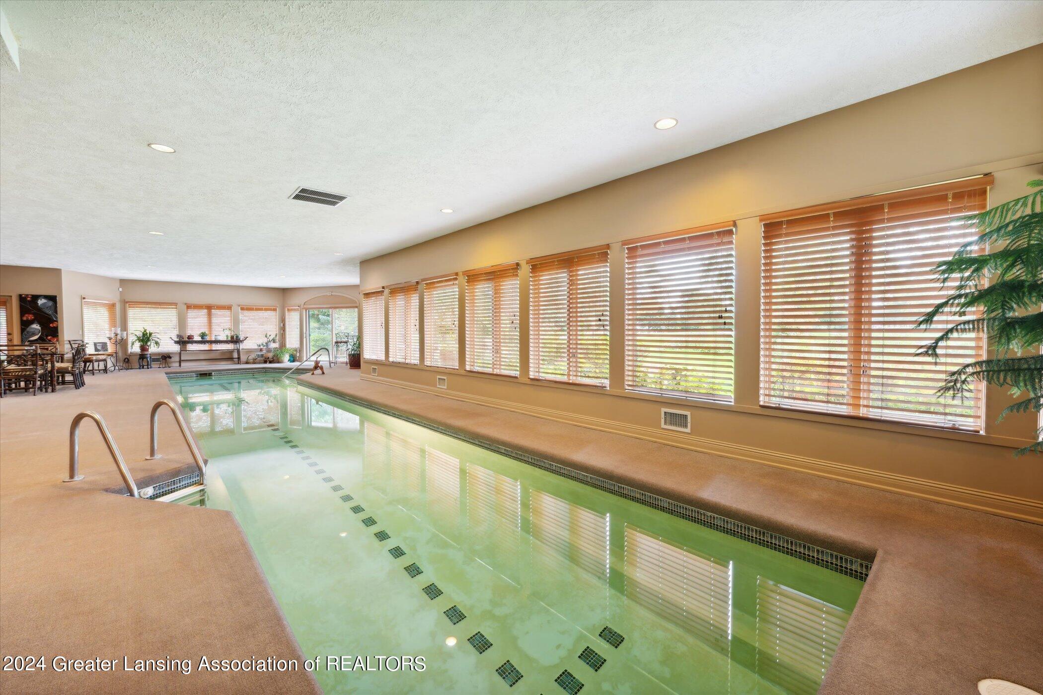 1445 Cambridge Road Lansing, MI 48911 - Photo 24 of 86 24-photo-24