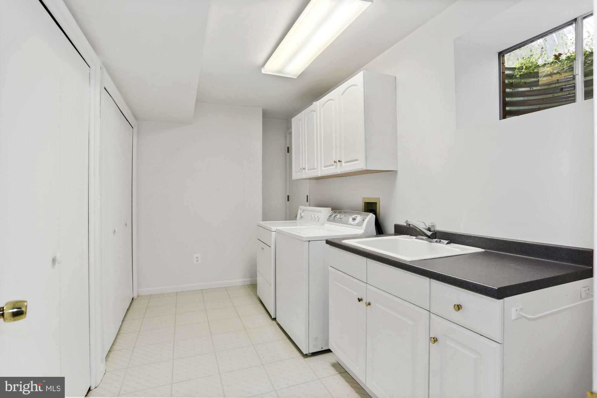 6324 Colchester Road Fairfax Station, VA 22039 - Photo 16 of 27 Seperate laundry Room