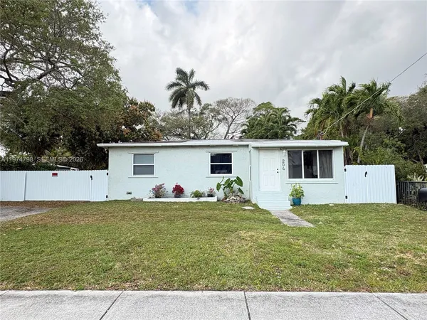 $569,000 | 204 Southwest 7th Avenue, Hallandale Beach, FL 33009