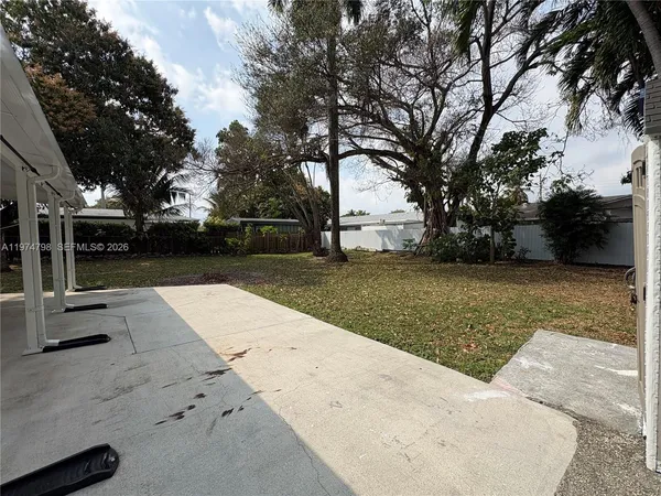 $569,000 | 204 Southwest 7th Avenue, Hallandale Beach, FL 33009