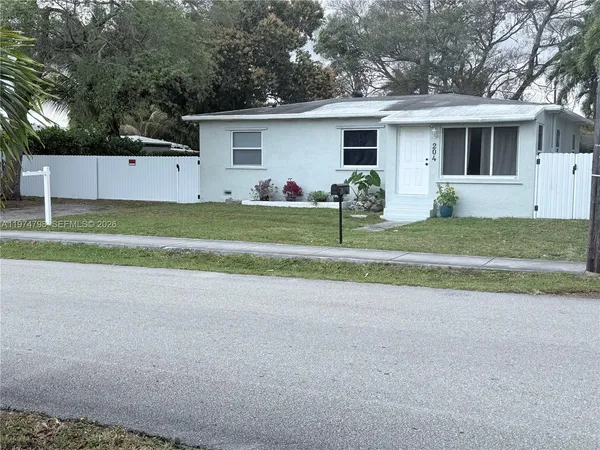 $569,000 | 204 Southwest 7th Avenue, Hallandale Beach, FL 33009