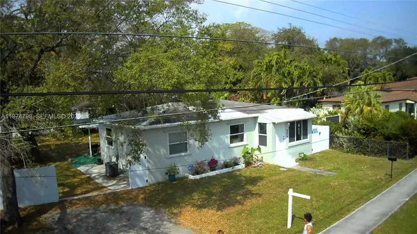 $569,000 | 204 Southwest 7th Avenue, Hallandale Beach, FL 33009