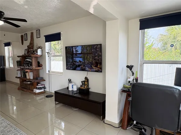$569,000 | 204 Southwest 7th Avenue, Hallandale Beach, FL 33009