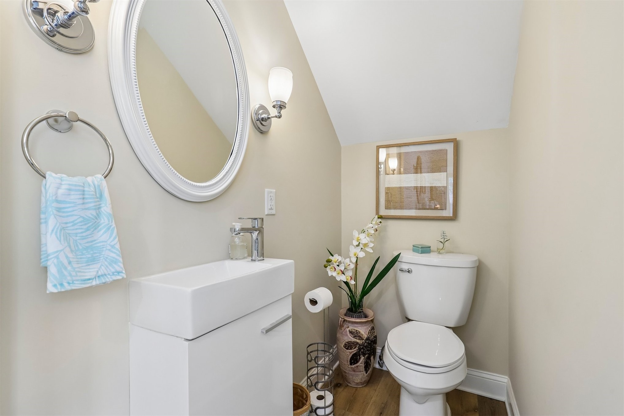 1012 White Street Fernandina Beach, FL 32034 - Photo 18 of 35 a bathroom with a toilet a sink and a mirror