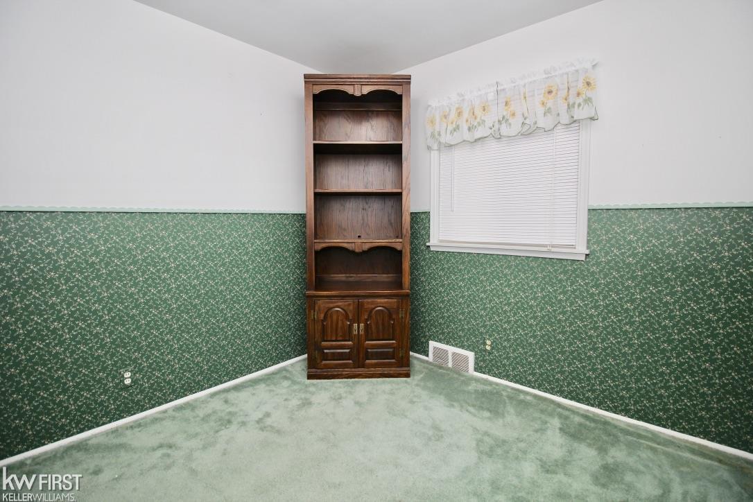 2225 Miller Road Flint, MI 48503 - Photo 17 of 33 50001387-17.JPG