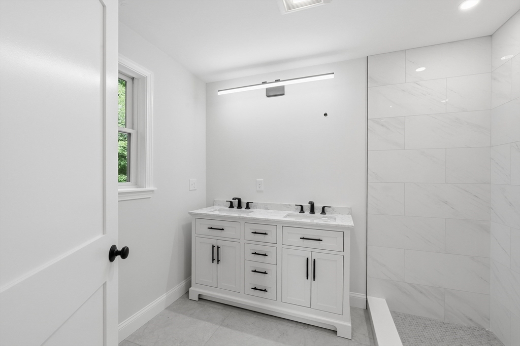 24 Nashua Road, Unit 1 Pepperell, MA 01463 - Photo 13 of 28