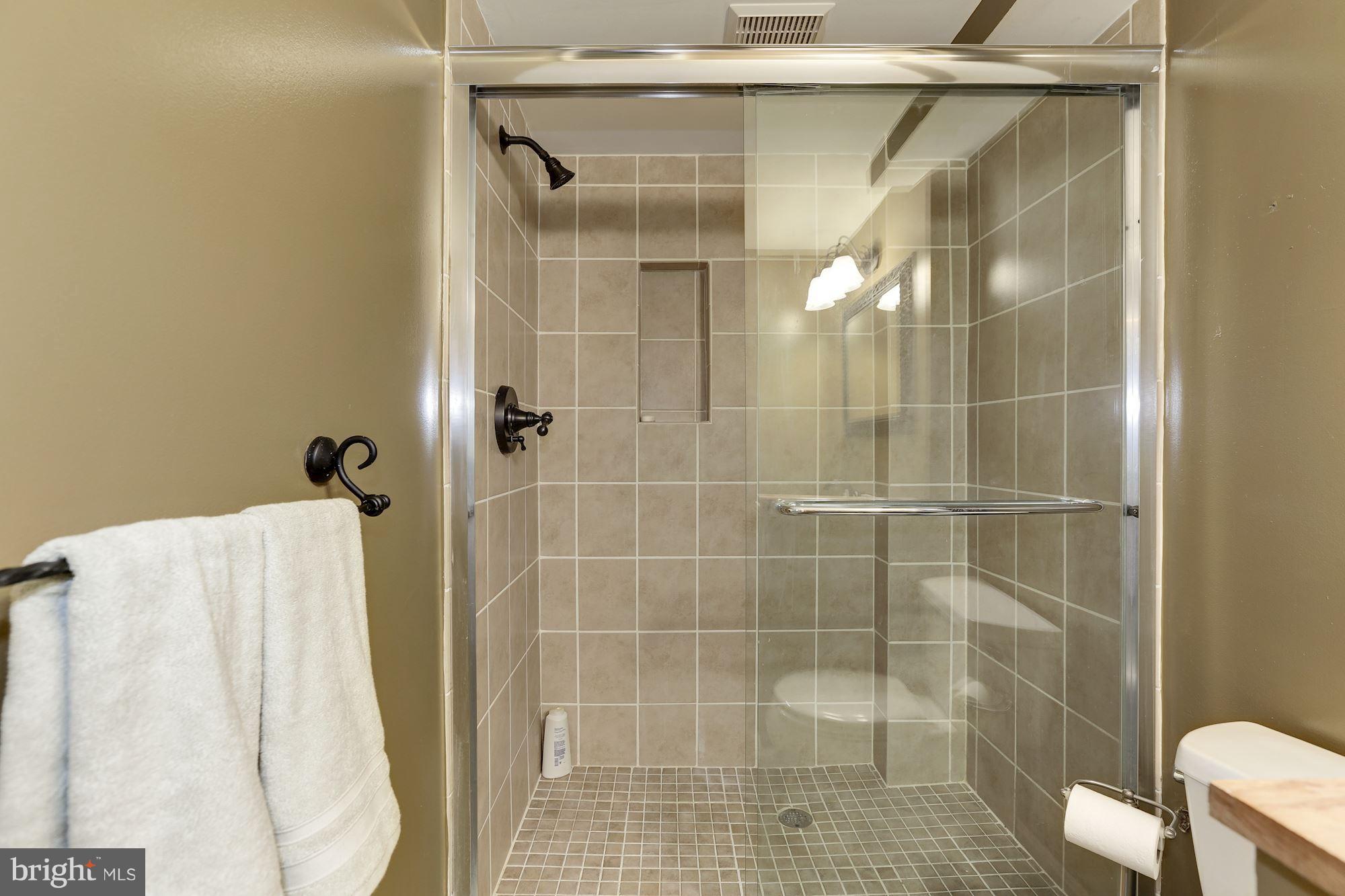 5249 Eliots Oak Road Columbia, MD 21044 - Photo 26 of 30 Lower Level Full Bath