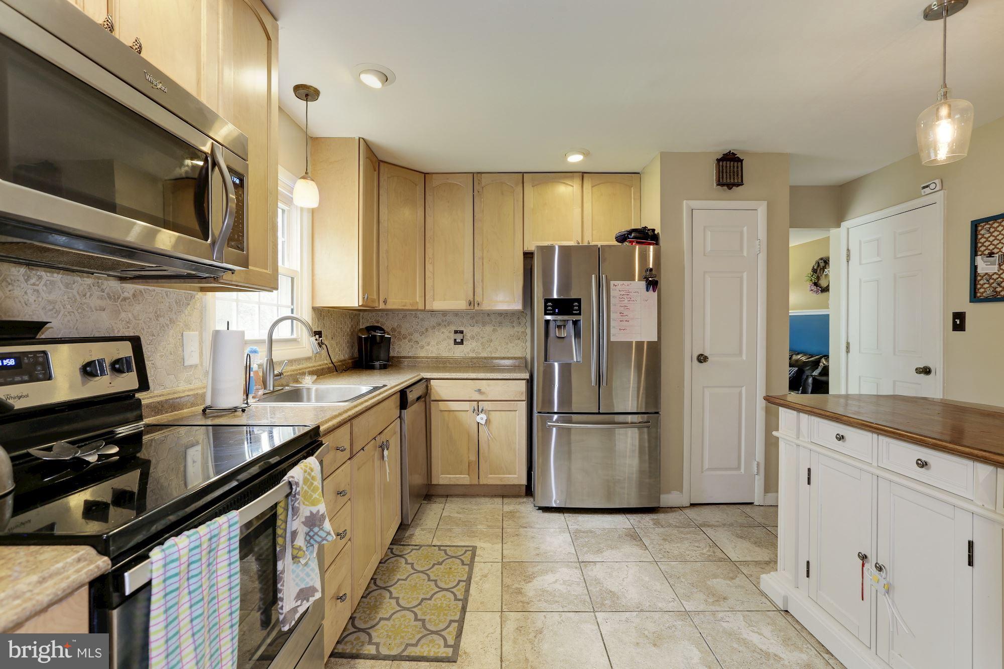 5249 Eliots Oak Road Columbia, MD 21044 - Photo 5 of 30 Updated Kitchen