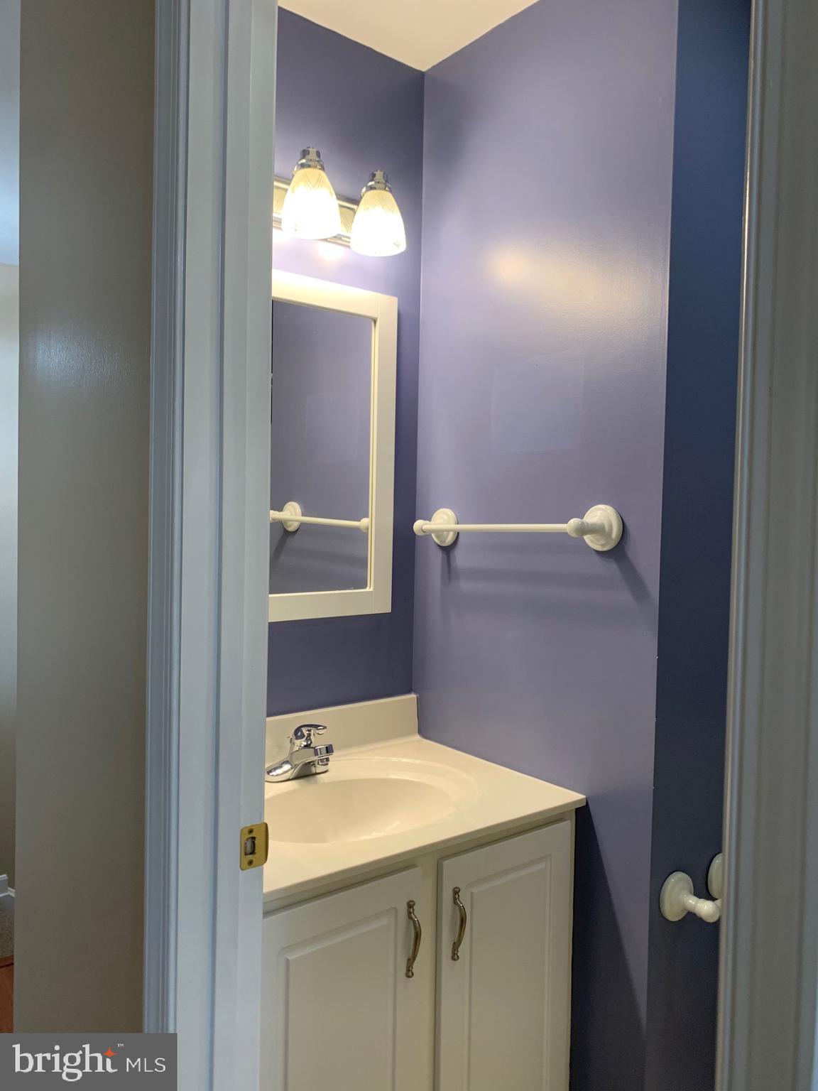 4639 Deer Path Road Harrisburg, PA 17110 - Photo 21 of 33 Full bath (off of hallway)