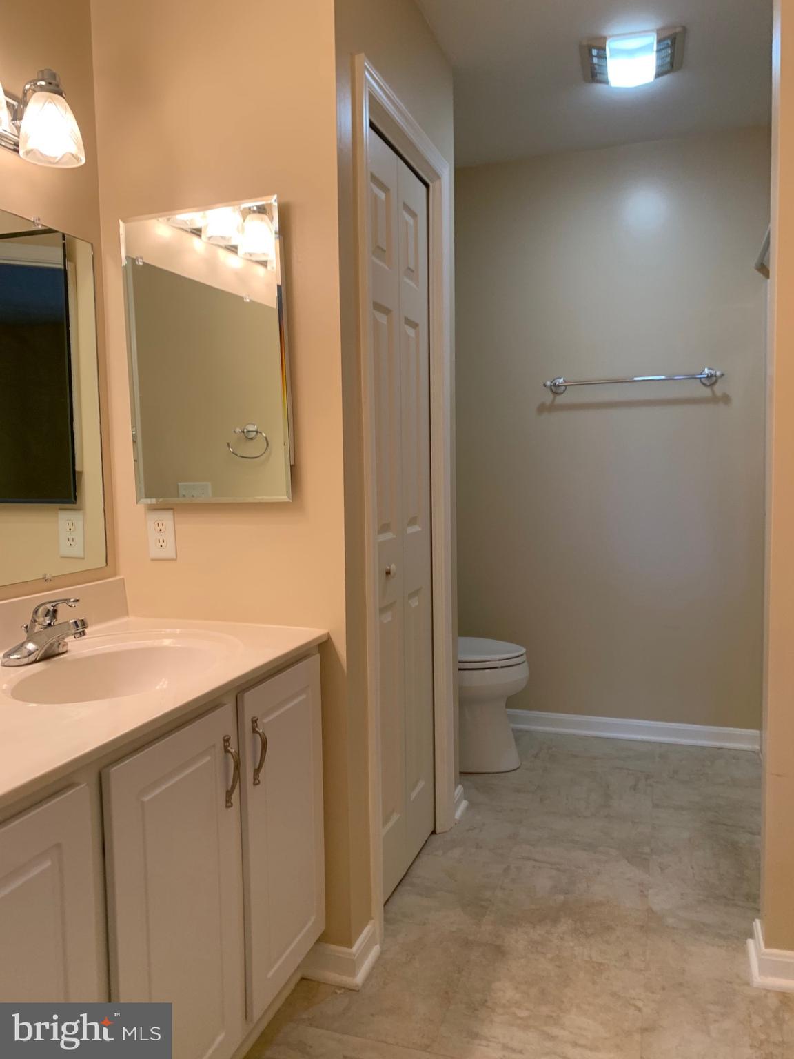 4639 Deer Path Road Harrisburg, PA 17110 - Photo 27 of 33 Bedroom suite bath