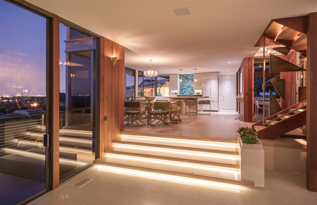 7405 Hillside Drive La Jolla, CA 92037 - Photo 14 of 25