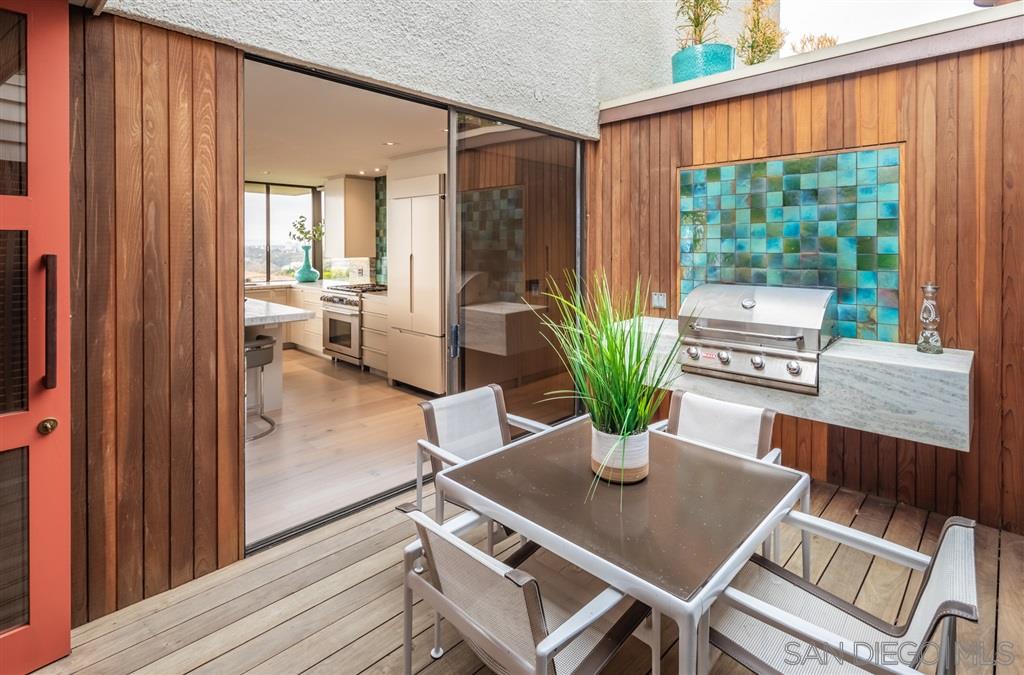 7405 Hillside Drive La Jolla, CA 92037 - Photo 16 of 25