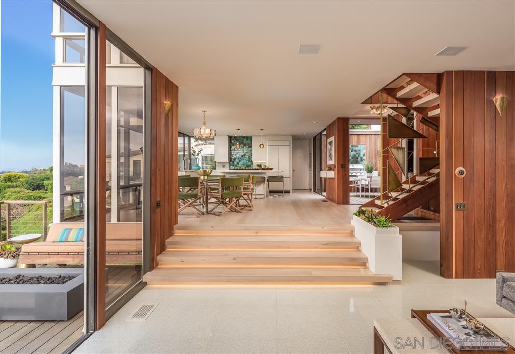 7405 Hillside Drive La Jolla, CA 92037 - Photo 8 of 25