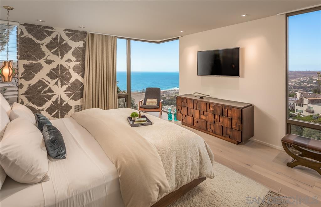 7405 Hillside Drive La Jolla, CA 92037 - Photo 9 of 25