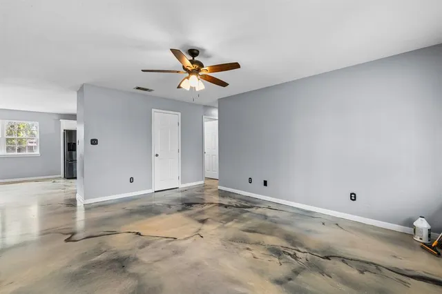 $247,900 | 1005 Hooks Street, Lacy-Lakeview, TX 76705