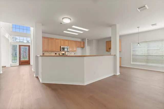 $2,600 | 19827 Lajuana Lane, Spring, TX 77388