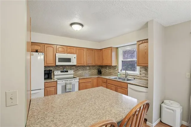 $258,000 | 35 Southeast 240th Road, Warrensburg, MO 64093