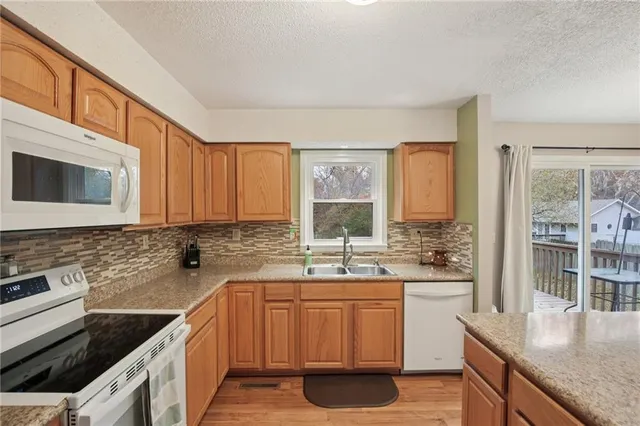 $258,000 | 35 Southeast 240th Road, Warrensburg, MO 64093