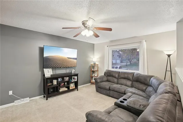 $258,000 | 35 Southeast 240th Road, Warrensburg, MO 64093