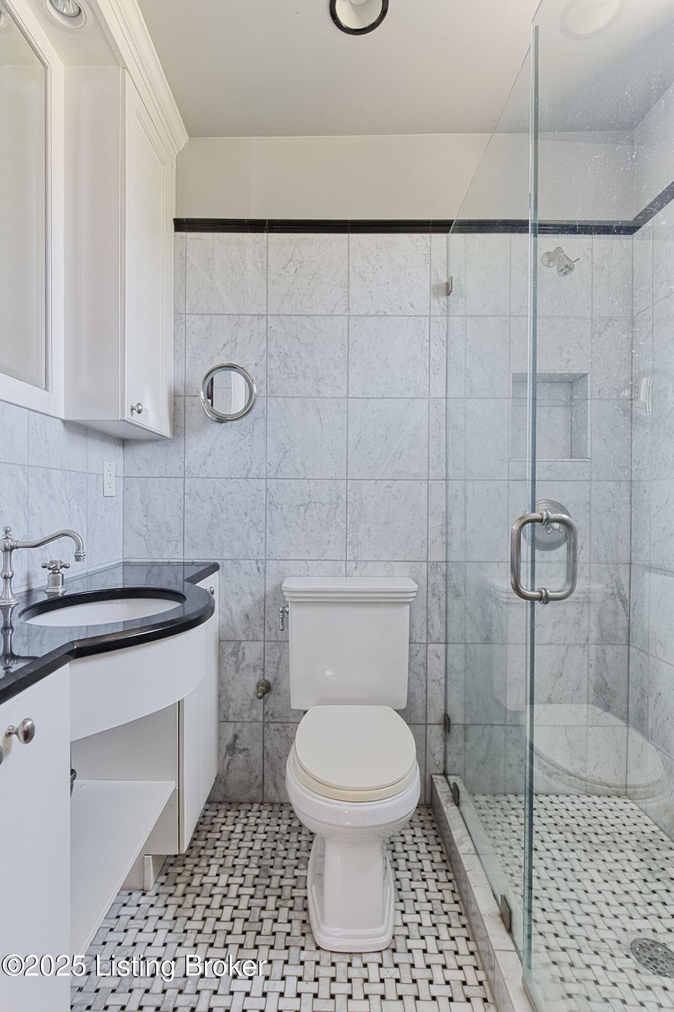 1801 Spring Drive, Unit L Louisville, KY 40205 - Photo 22 of 37 photo_online_022