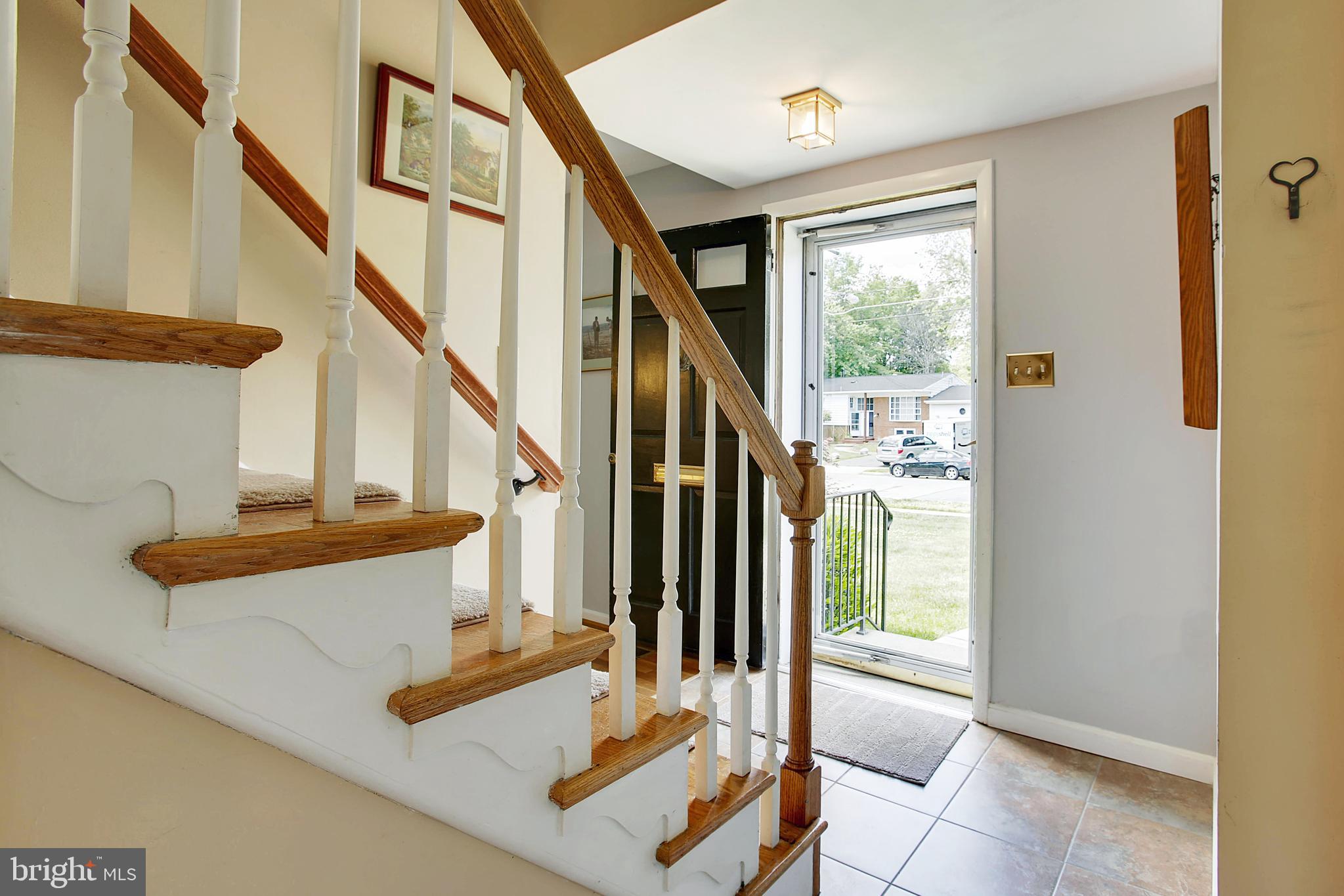 6529 Deepford Street Springfield, VA 22150 - Photo 2 of 41 Foyer Entry