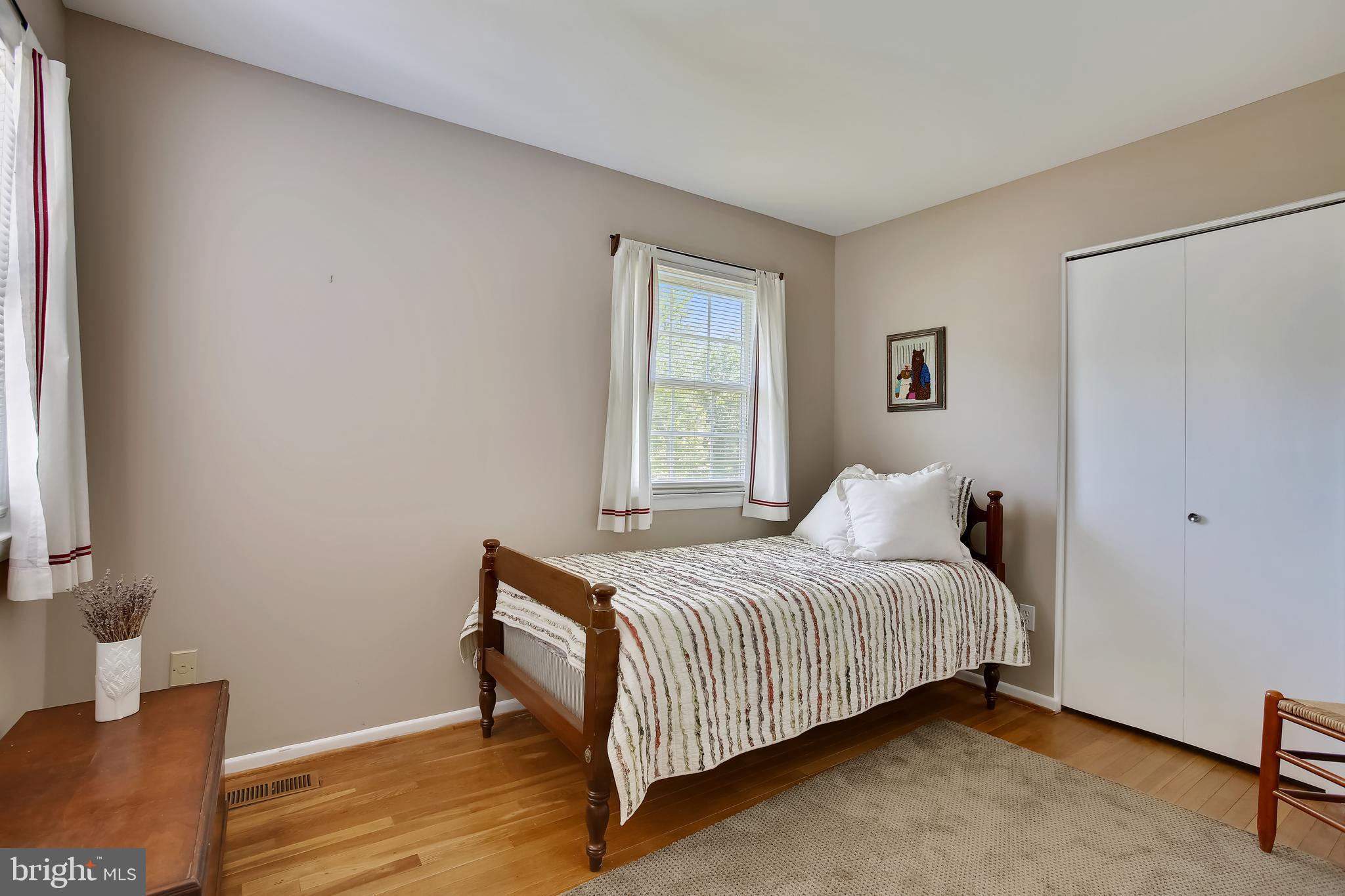 6529 Deepford Street Springfield, VA 22150 - Photo 23 of 41 Bedroom 3