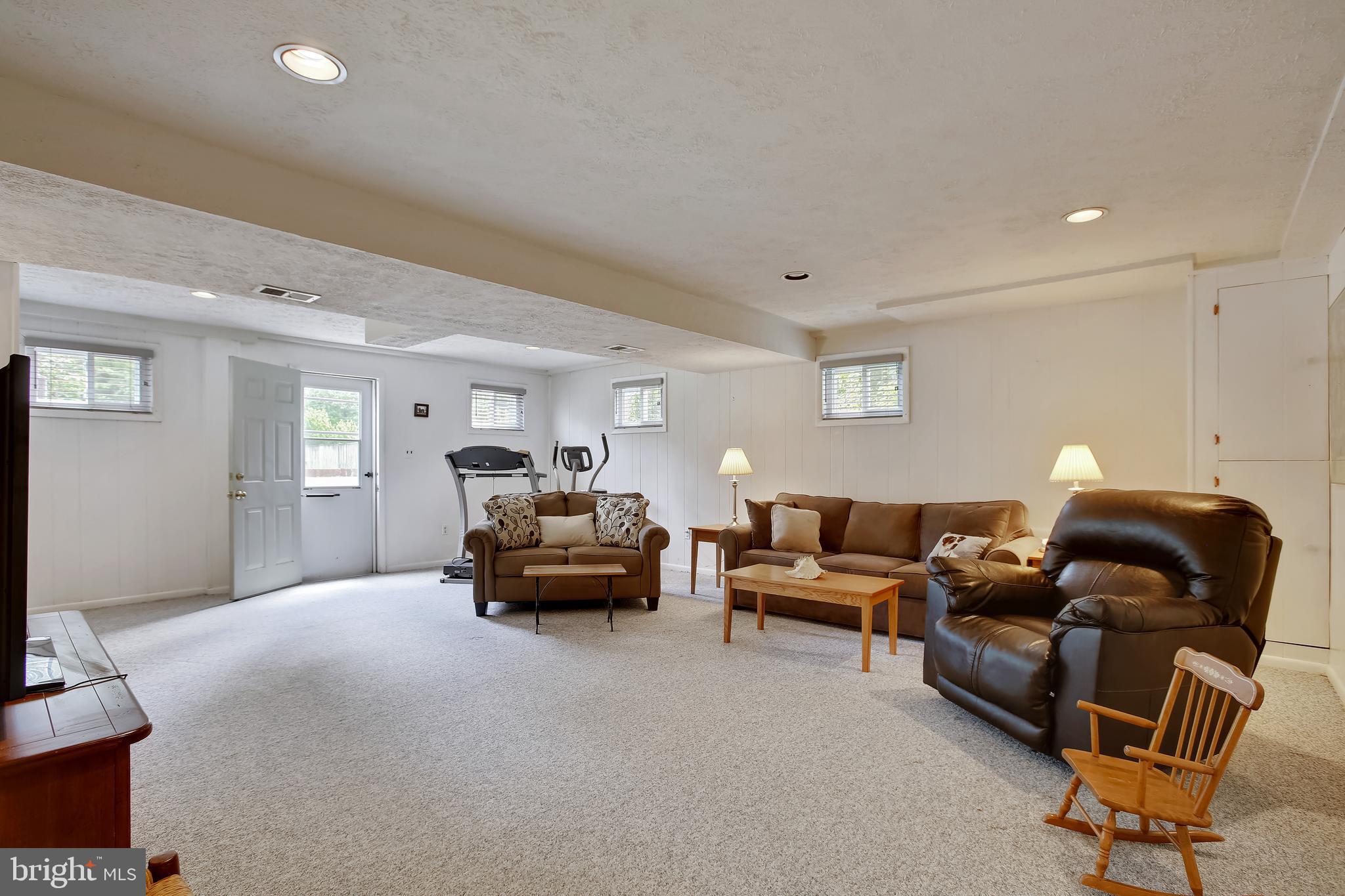 6529 Deepford Street Springfield, VA 22150 - Photo 27 of 41 Family Room