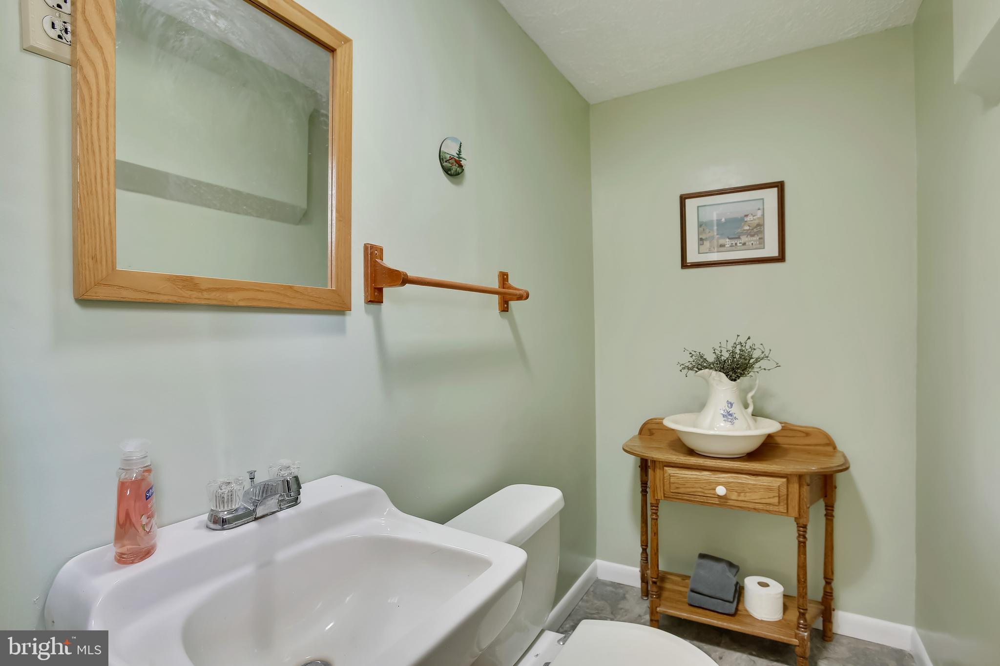 6529 Deepford Street Springfield, VA 22150 - Photo 30 of 41 Bath on Lower Level