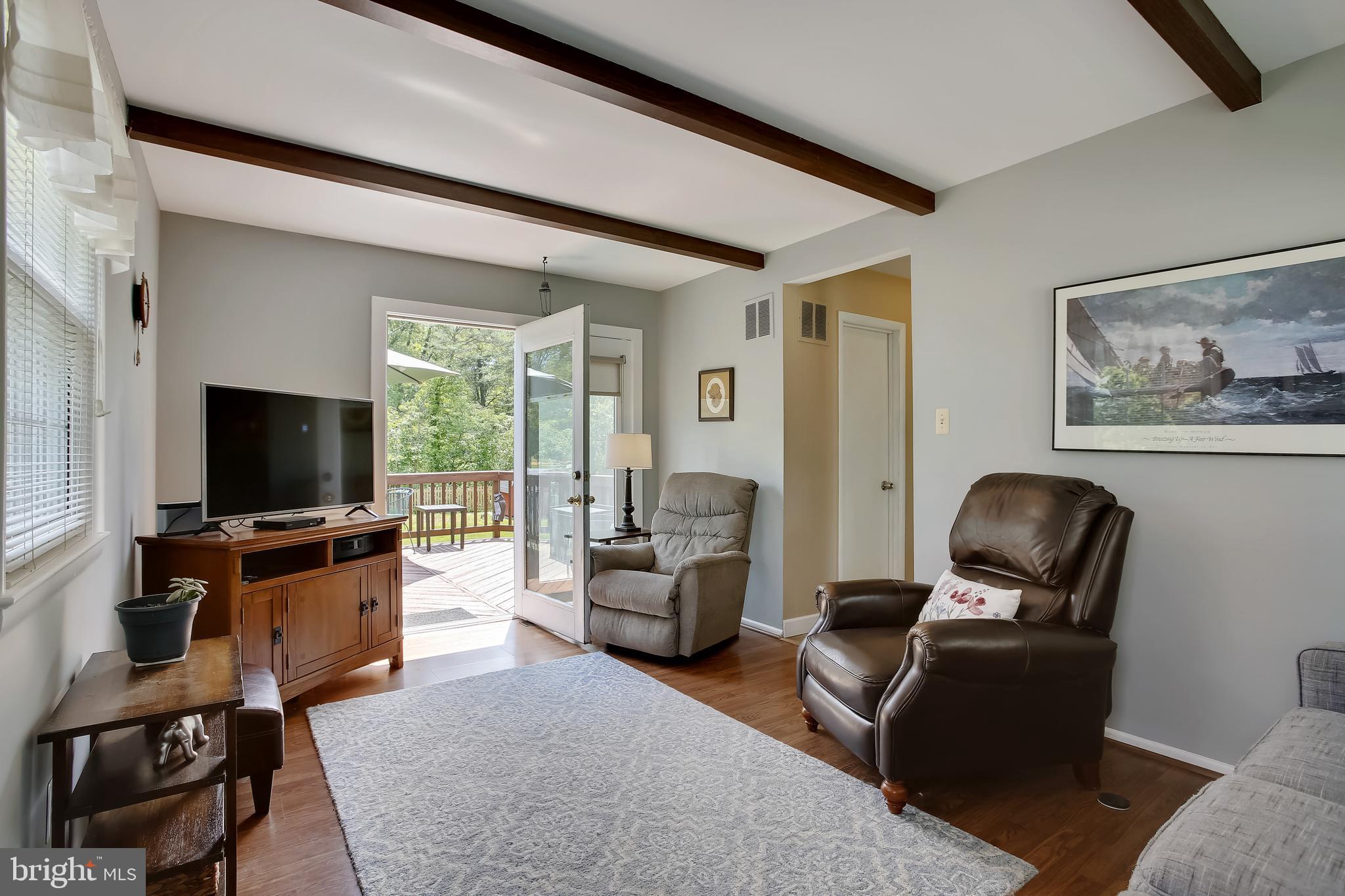 6529 Deepford Street Springfield, VA 22150 - Photo 4 of 41 Living Room