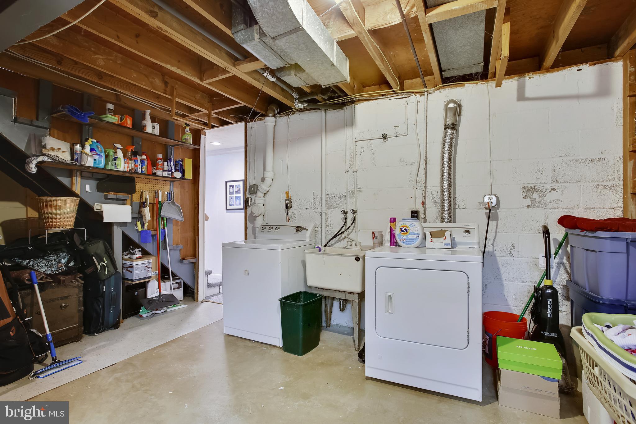 6529 Deepford Street Springfield, VA 22150 - Photo 31 of 41 Laundry Area