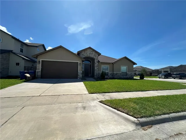 $2,800 | 106 Chiman Circle, Portland, TX 78374