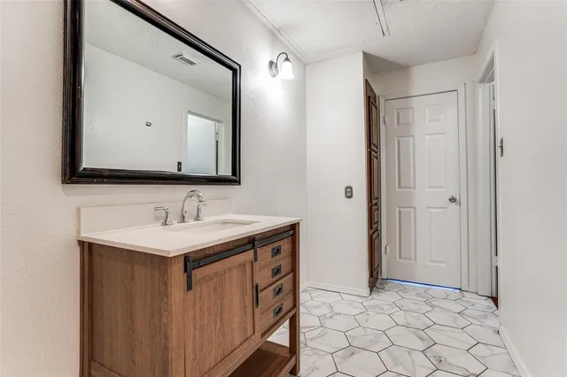 $1,300 | 3110 Devonshire Drive, Unit 288, Plano, TX 75075