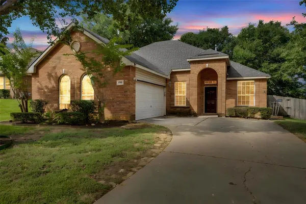 $259,900 | 708 Hummingbird Trail, Crowley, TX 76036