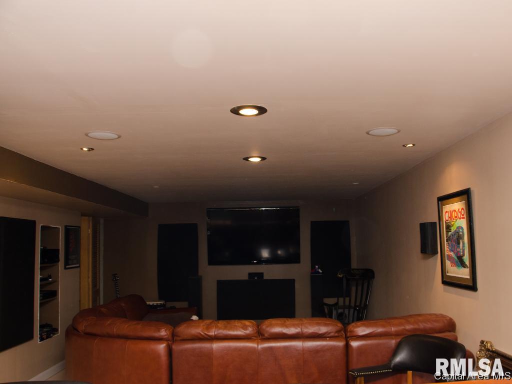 2329 Makemie Avenue Springfield, IL 62704 - Photo 13 of 17