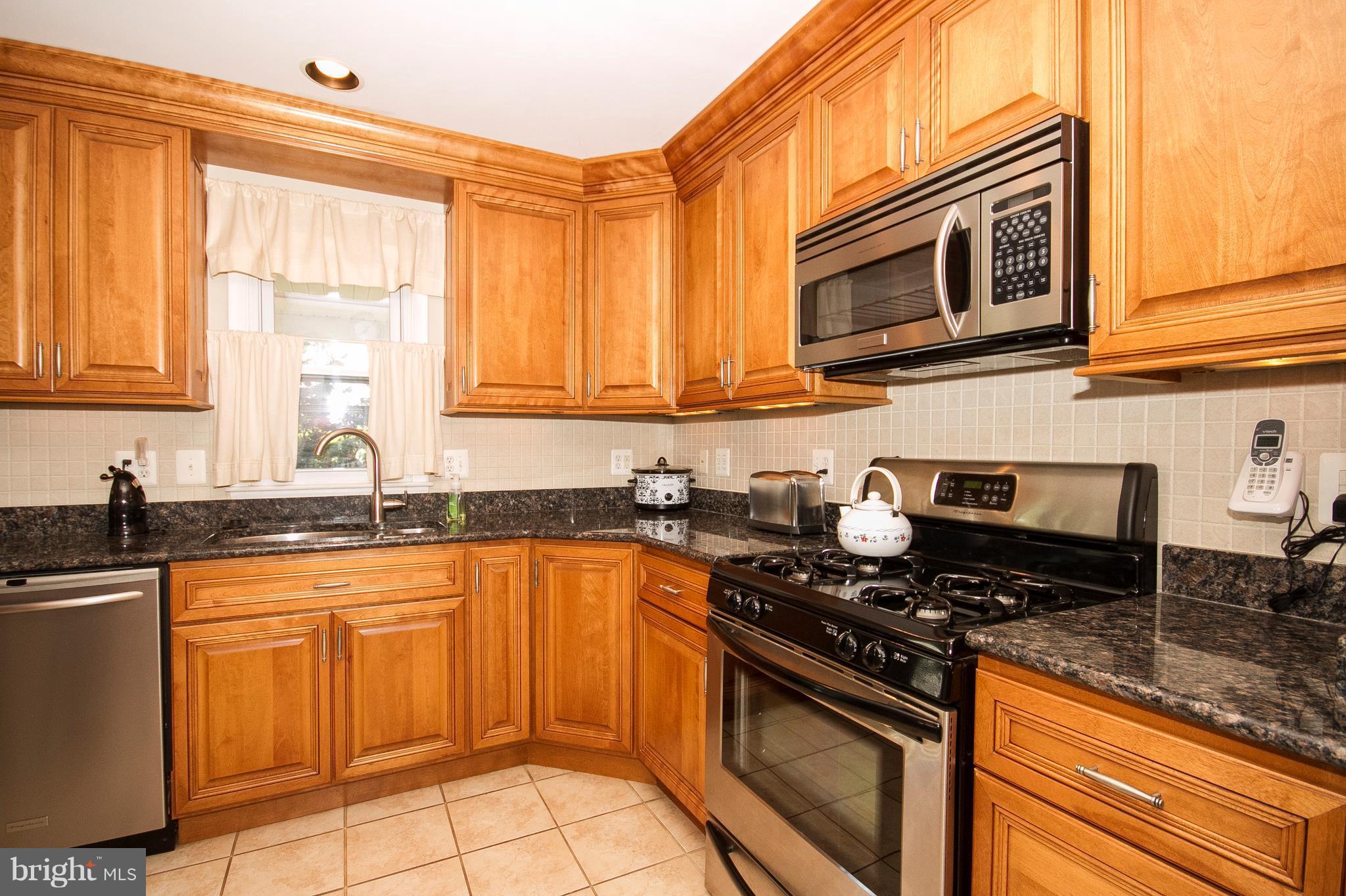 4702 Ebenezer Road Baltimore, MD 21236 - Photo 12 of 30 Kitchen